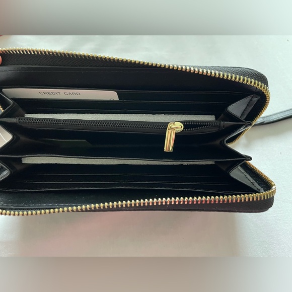 Northwest Spirit Genuine Leather RFID Wallet with Coast Salish Design - Picture 2 of 4